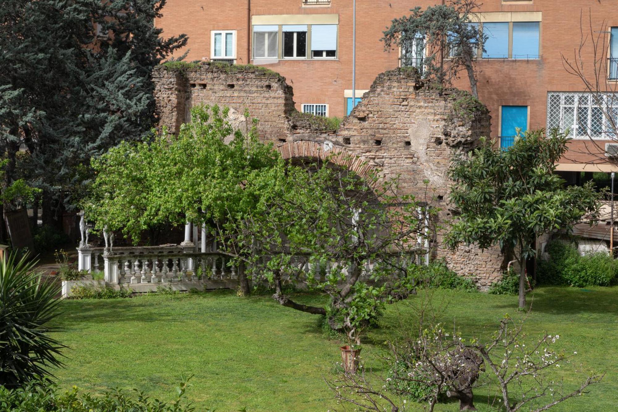 Hotel Santa Maura Rome Exterior photo