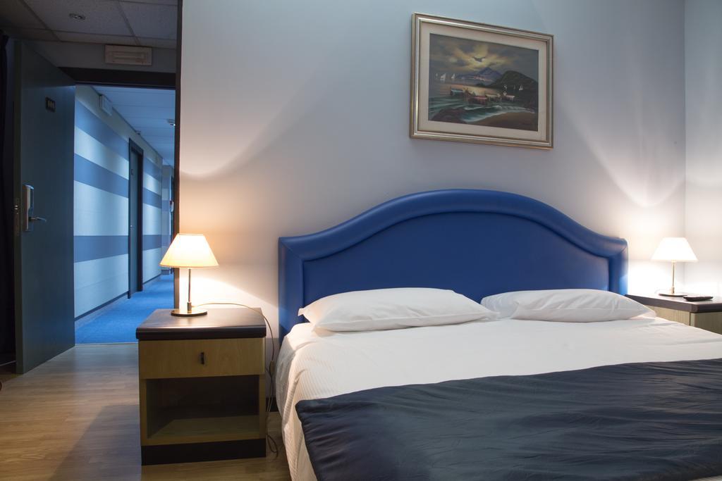 Hotel Santa Maura Rome Exterior photo